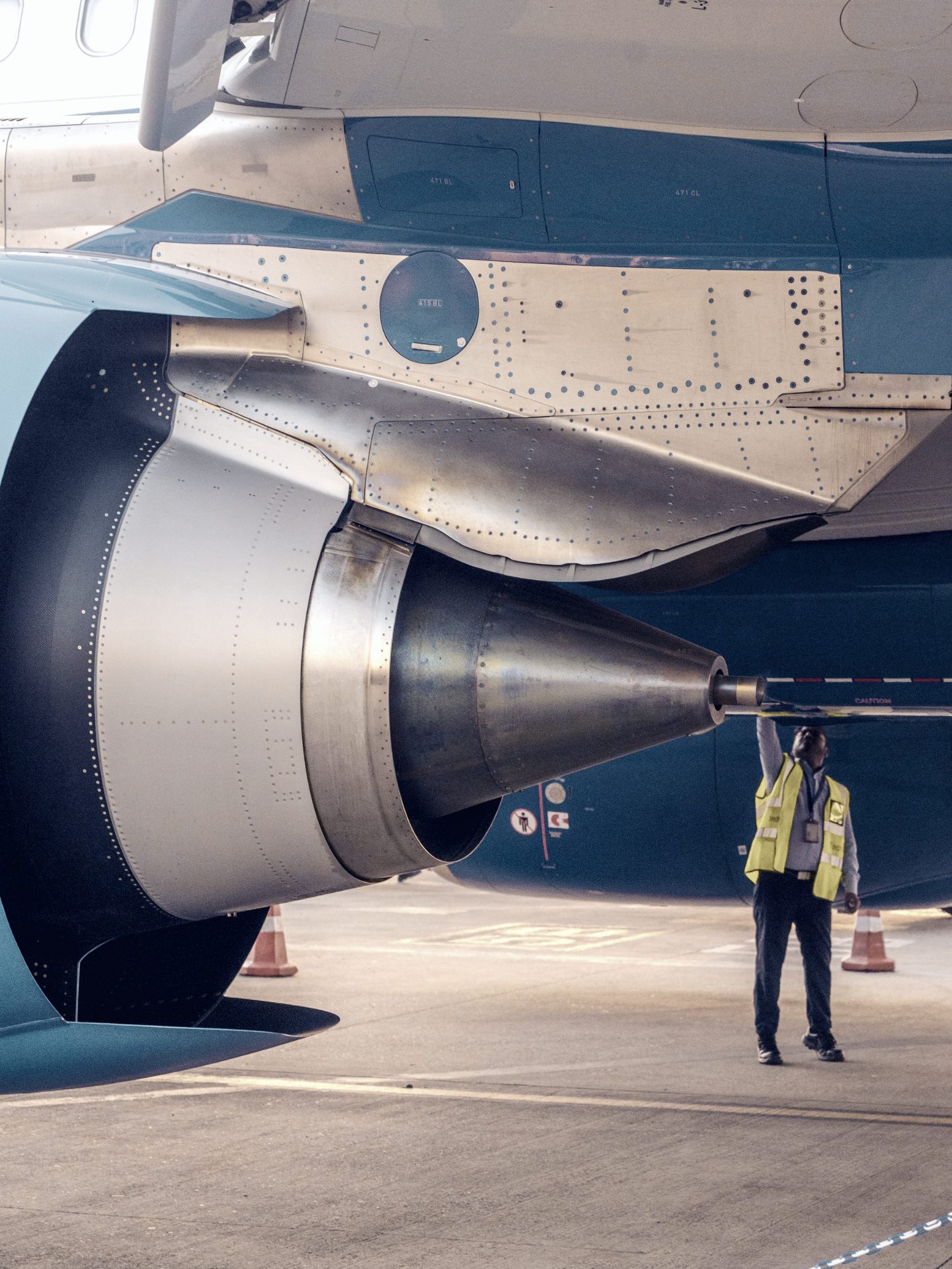 Engine inspection on the ramp